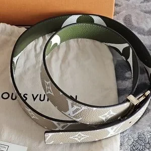 Louis Vuitton | Accessories | Louis Vuitton Monogram Giant  display picture 3